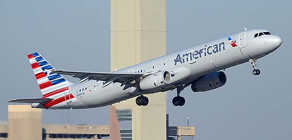 American Airbus A321-231 N581UW, Phoenix Sky Harbor, December 22, 2014